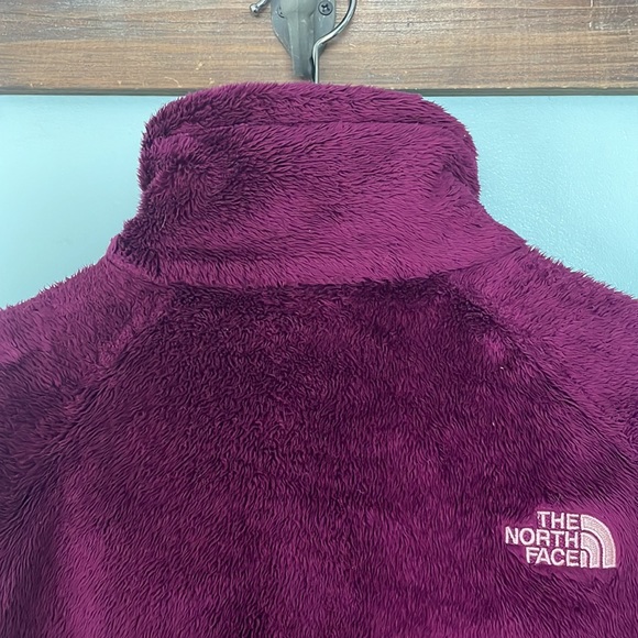 The North Face Osito maroon faux fur fleece zip-up jacket,size XS - Picture 8 of 9